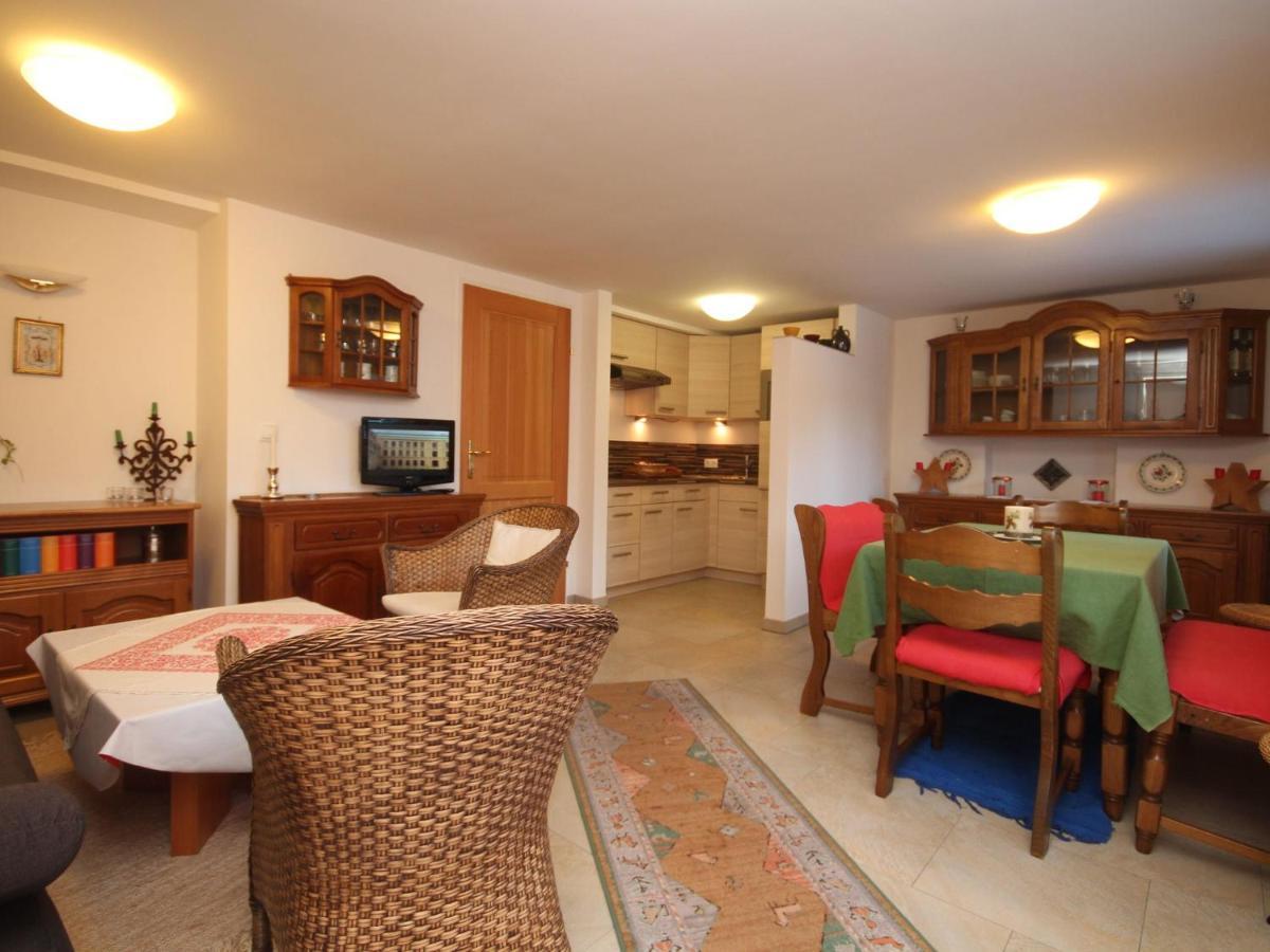 Apartment Near The Hahnenkamm Cable Car Kitzbuhel Exterior photo