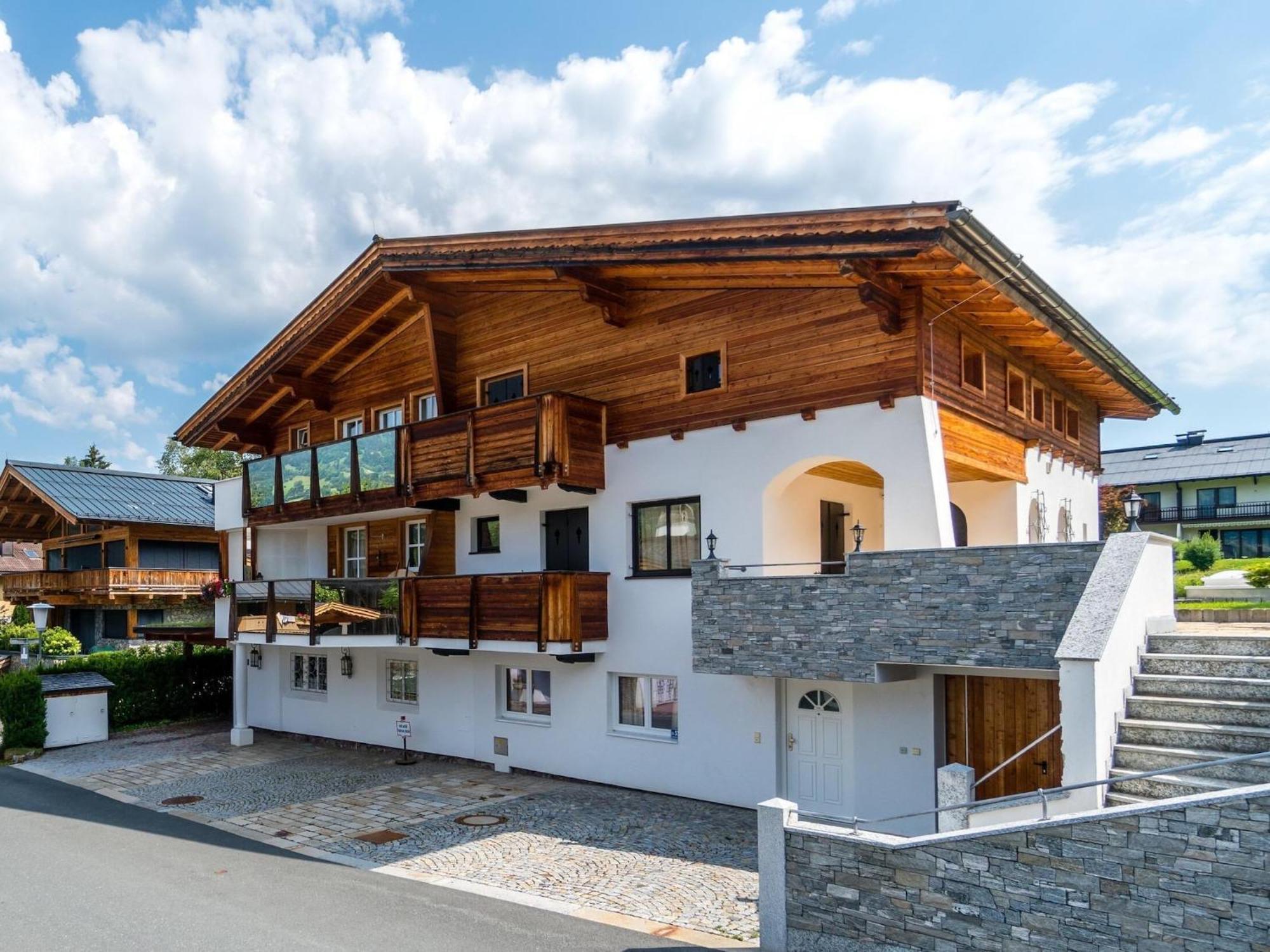 Apartment Near The Hahnenkamm Cable Car Kitzbuhel Exterior photo