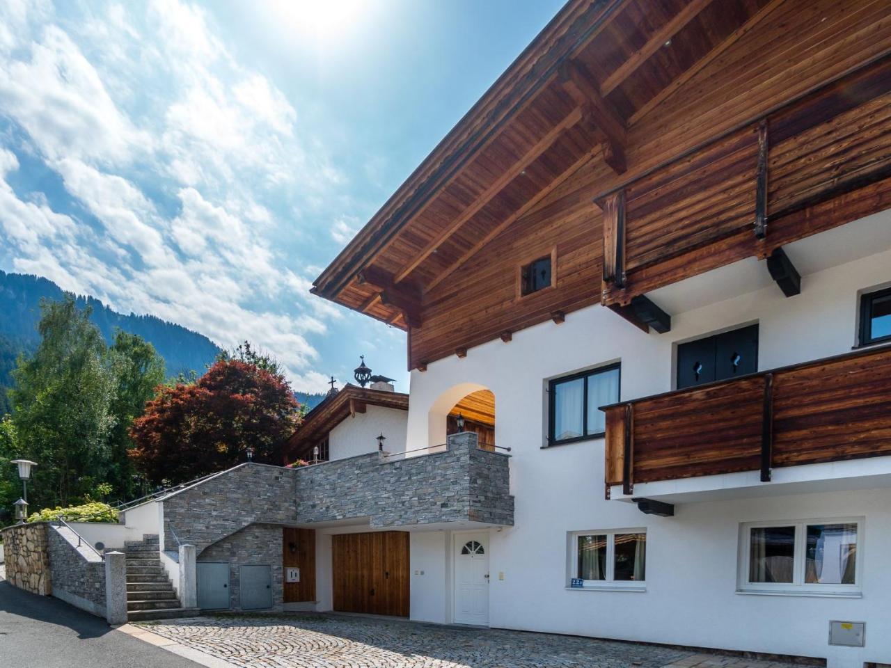 Apartment Near The Hahnenkamm Cable Car Kitzbuhel Exterior photo